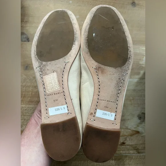 Tory Burch Enamel Logo Leather Ballet Flats RICE PAPER Gold Heel Details - Picture 7 of 10
